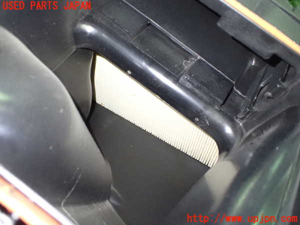 1UPJ-9232342560]ベンツ CLA250 4MATIC(117346 C117)エアクリーナーボックス 中古_4