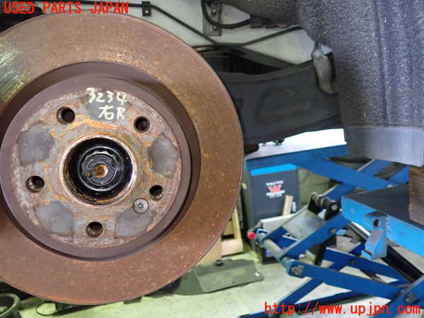 1UPJ-9232344300]ベンツ CLA250 4MATIC(117346 C117)右リアナックルハブ 中古_3