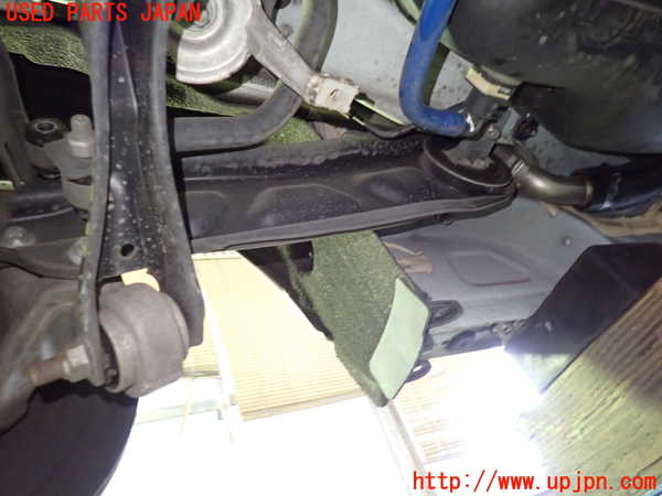 1UPJ-9232345330]ベンツ CLA250 4MATIC(117346 C117)左リアテンションロッド 中古_2