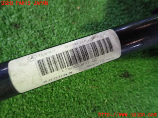 1UPJ-9232345440]ベンツ CLA250 4MATIC(117346 C117)フロントスタビライザー 中古_4