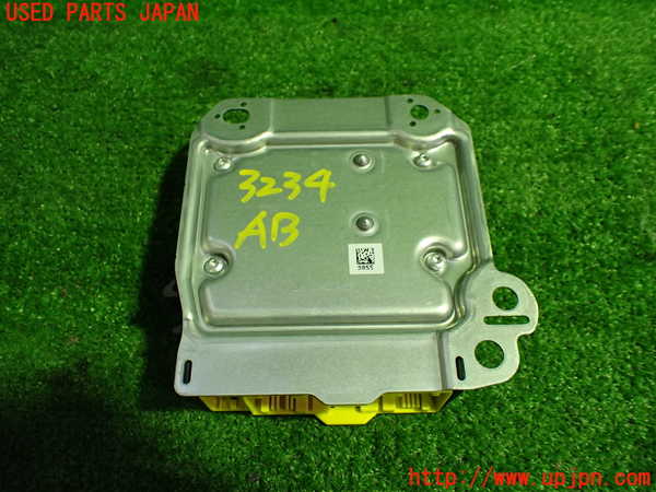 1UPJ-9232346145]ベンツ CLA250 4MATIC(117346 C117)エアバッグコンピューター 中古_3