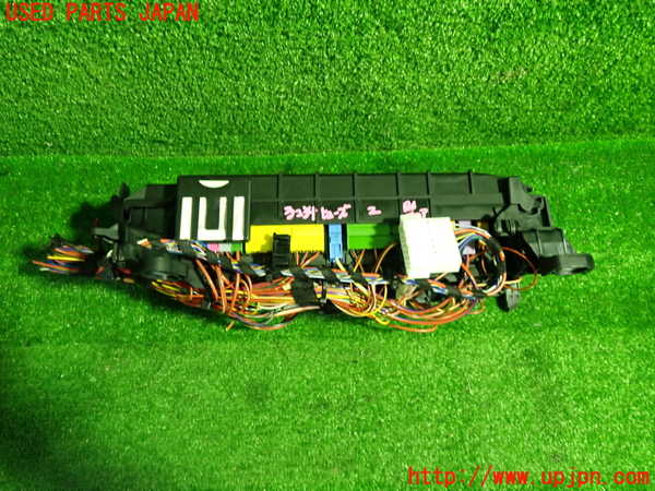 1UPJ-9232346742]ベンツ CLA250 4MATIC(117346 C117)ヒューズボックス2 中古_3