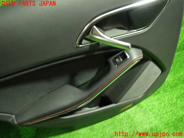 1UPJ-9232341324]ベンツ CLA250 4MATIC(117346 C117)左後ドア内張り 中古_2