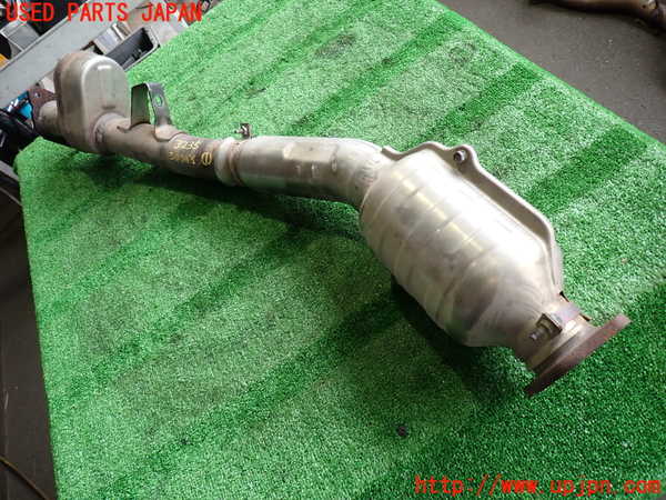 2UPJ-9232352661]GR86(BRZ)(ZN8)触媒1 中古_2