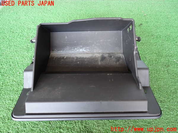 2UPJ-9232357516]GR86(BRZ)(ZN8)グローブボックス1 中古_2