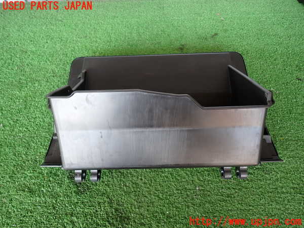 2UPJ-9232357516]GR86(BRZ)(ZN8)グローブボックス1 中古_5