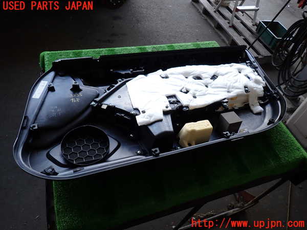 2UPJ-9232351264]GR86(BRZ)(ZN8)左ドア内張り 中古_4