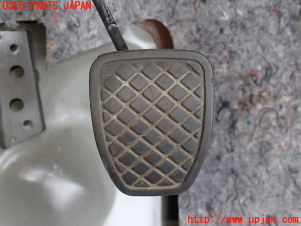 2UPJ-9232357590]GR86(BRZ)(ZN8)クラッチペダル 中古_2