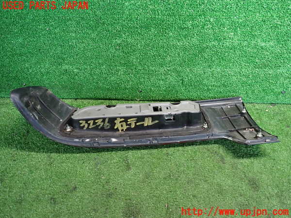 2UPJ-9232361530]カローラ レビン(AE92)右テールランプ 中古_2