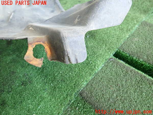 2UPJ-9232361090]カローラ レビン(AE92)右前フェンダーライナー (ジャンク品) 中古_4