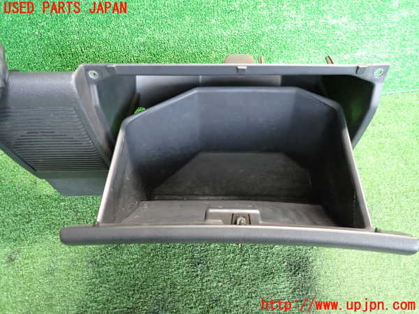 2UPJ-9232367516]カローラ レビン(AE92)グローブボックス1 中古_2