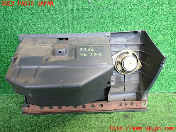 2UPJ-9232367516]カローラ レビン(AE92)グローブボックス1 中古_3