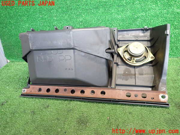2UPJ-9232367516]カローラ レビン(AE92)グローブボックス1 中古_4