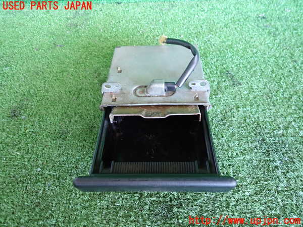 2UPJ-9232367821]カローラ レビン(AE92)灰皿1 中古_4