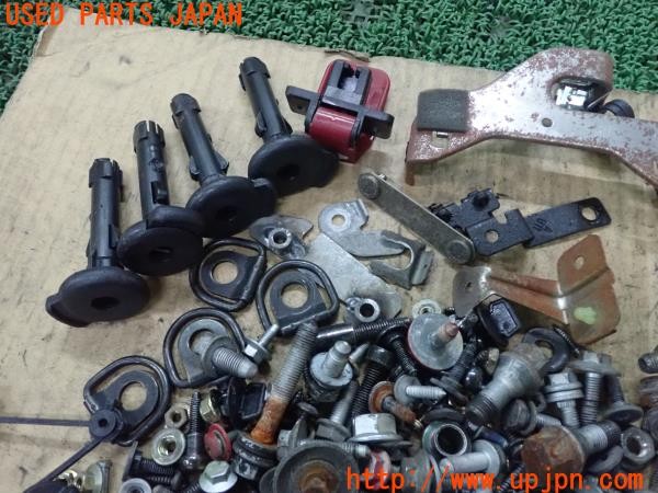 3UPJ=9232370720]アルファロメオ 156 GTA(932AXB)ネジ・ナット・ステー類 セット ジャンク_3