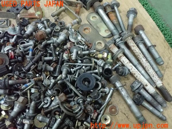 3UPJ=9232370720]アルファロメオ 156 GTA(932AXB)ネジ・ナット・ステー類 セット ジャンク_4