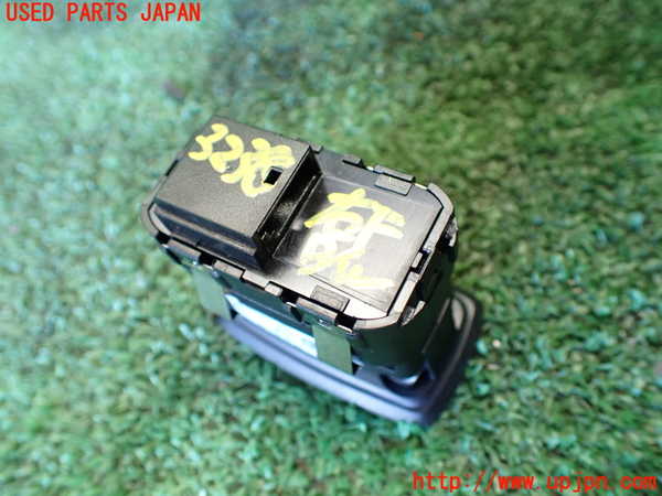 1UPJ-9232386240]ポルシェ・パナメーラ S E-ハイブリッド(970CGEA)右前パワーウィンドウスイッチ 中古_2