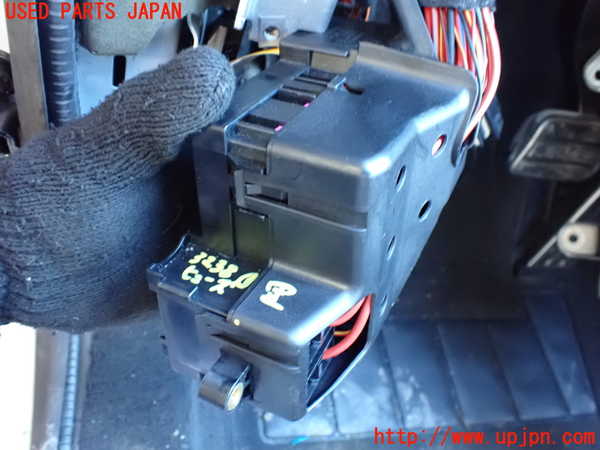 1UPJ-9232386741]ポルシェ・パナメーラ S E-ハイブリッド(970CGEA)ヒューズボックス1 中古_2