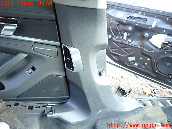 1UPJ-9232387670]ポルシェ・パナメーラ S E-ハイブリッド(970CGEA)左センターピラートリム 中古_3
