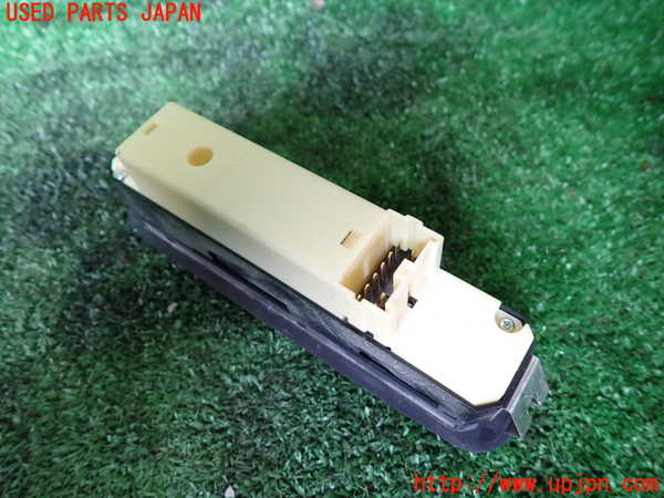 1UPJ-9232406240]ジムニー シエラ(JB43W)右パワーウィンドウスイッチ 中古_2