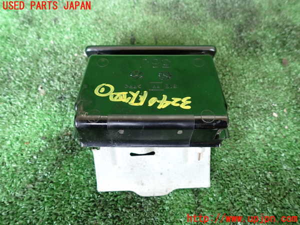 1UPJ-9232407821]ジムニー シエラ(JB43W)灰皿1 中古_3