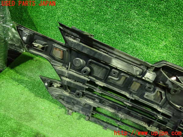 1UPJ-9232411050]ヴェルファイアハイブリッド(AYH30W)ラジエターグリル 中古_3