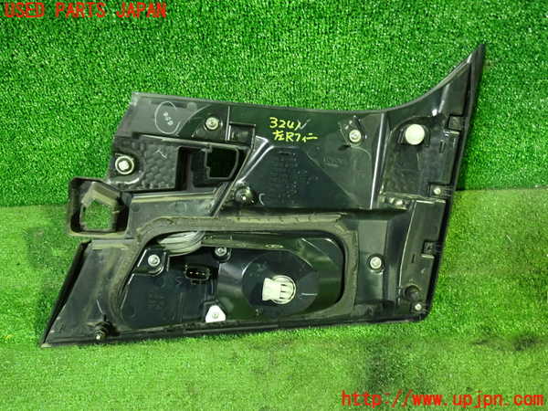 1UPJ-9232411552]ヴェルファイアハイブリッド(AYH30W)左リアフィニッシャー 中古_2