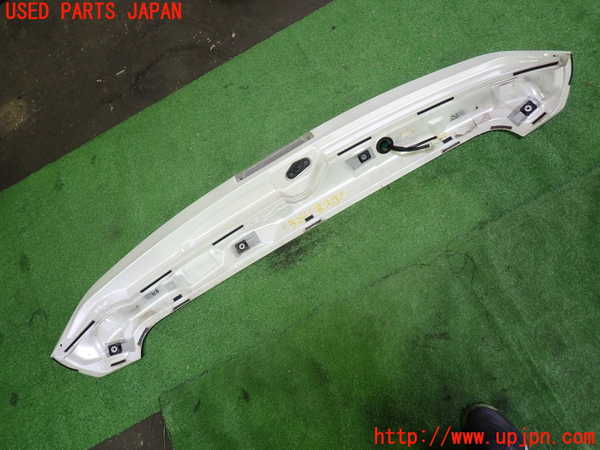 1UPJ-9232411520]ヴェルファイアハイブリッド(AYH30W)リアスポイラー 中古_4