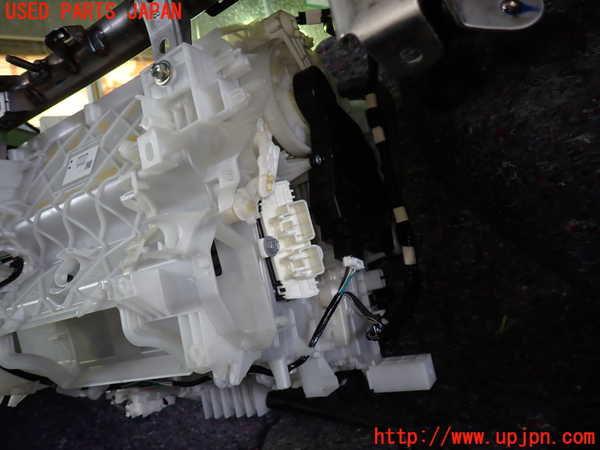 1UPJ-9232416081]ヴェルファイアハイブリッド(AYH30W)エバポレーター1 (フロント) 中古_3
