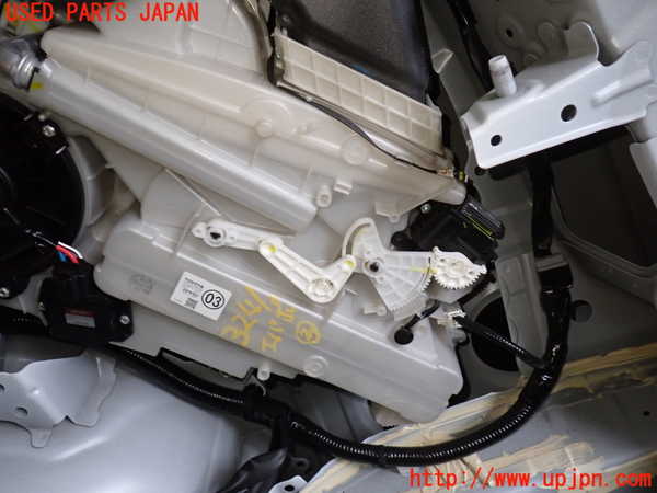1UPJ-9232416082]ヴェルファイアハイブリッド(AYH30W)エバポレーター2 (リヤ) 中古_3