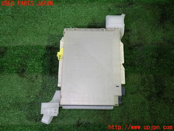 1UPJ-9232416741]ヴェルファイアハイブリッド(AYH30W)ヒューズボックス1 中古_2