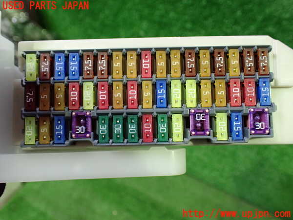 1UPJ-9232416741]ヴェルファイアハイブリッド(AYH30W)ヒューズボックス1 中古_3