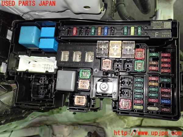 1UPJ-9232416743]ヴェルファイアハイブリッド(AYH30W)ヒューズボックス3 中古_2