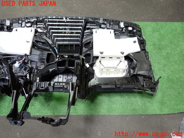 1UPJ-9232417505]ヴェルファイアハイブリッド(AYH30W)ダッシュボード 中古_4
