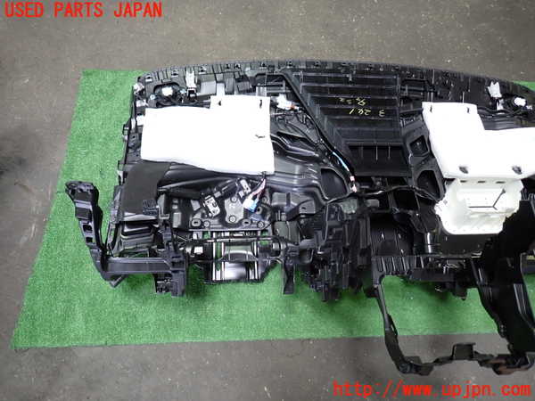 1UPJ-9232417505]ヴェルファイアハイブリッド(AYH30W)ダッシュボード 中古_5