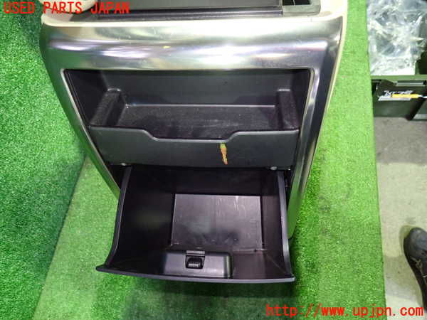 1UPJ-9232417540]ヴェルファイアハイブリッド(AYH30W)センターコンソール 中古_4