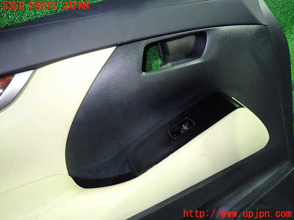 1UPJ-9232411264]ヴェルファイアハイブリッド(AYH30W)左前ドア内張り 中古_2