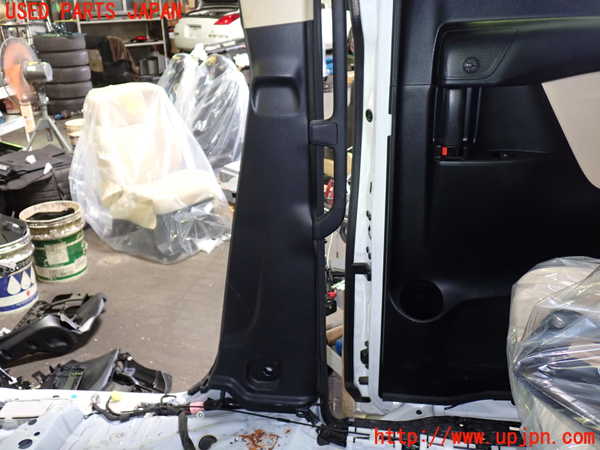 1UPJ-9232417665]ヴェルファイアハイブリッド(AYH30W)右センターピラートリム 中古_3