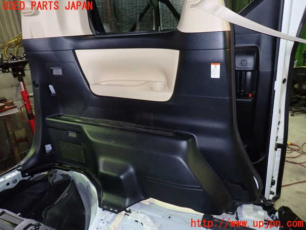 1UPJ-9232417680]ヴェルファイアハイブリッド(AYH30W)左リアピラートリム 中古_4