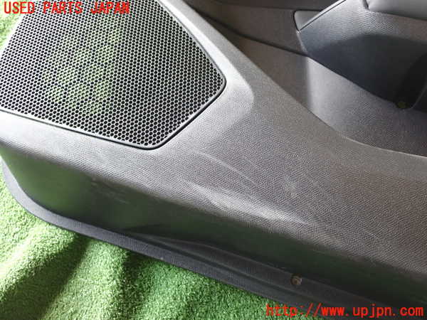 1UPJ-9232421234]プジョー・308(P51HN05)右前ドア内張り 中古_2
