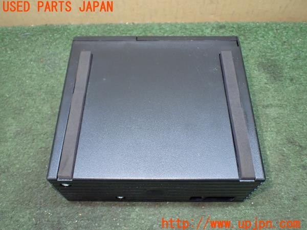 3UPJ=9232450625]アウディ A1 スポーツバック(8XCHZ)純正 パンク修理キット エアコンプッサーのみ 中古_3