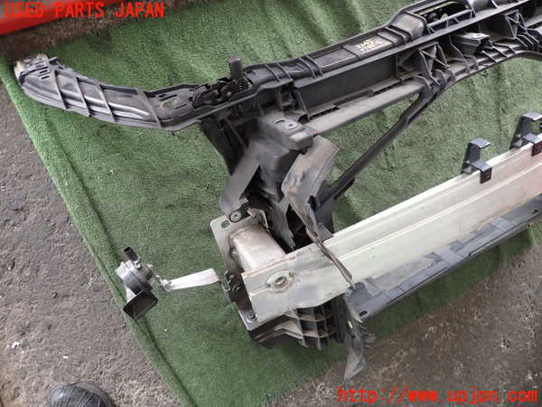 2UPJ-9232451041]アウディ・A1 スポーツバック(8XCHZ)コアサポート 中古_2