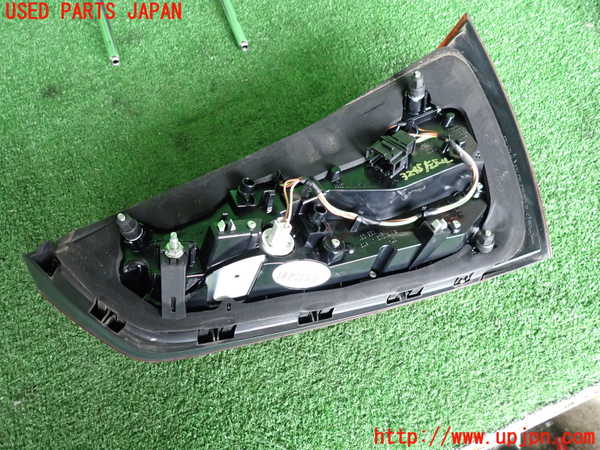 2UPJ-9232451536]アウディ・A1 スポーツバック(8XCHZ)左テールランプ 中古_2