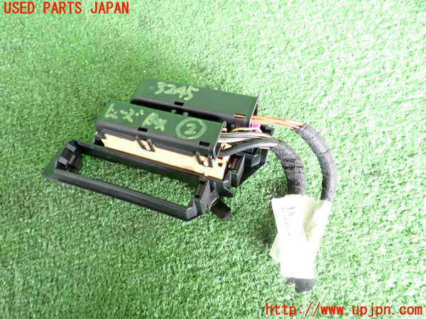 2UPJ-9232456742]アウディ・A1 スポーツバック(8XCHZ)ヒューズボックス2 中古_2