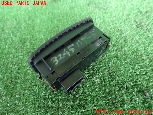 2UPJ-9232456290]アウディ・A1 スポーツバック(8XCHZ)ハザードスイッチ 中古_2