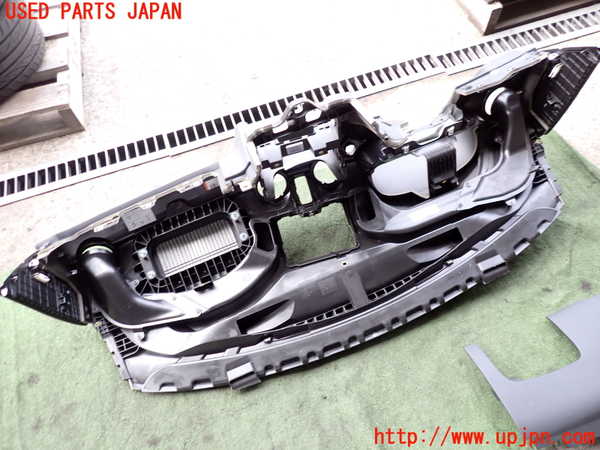 2UPJ-9232457505]アウディ・A1 スポーツバック(8XCHZ)ダッシュボード 中古_3