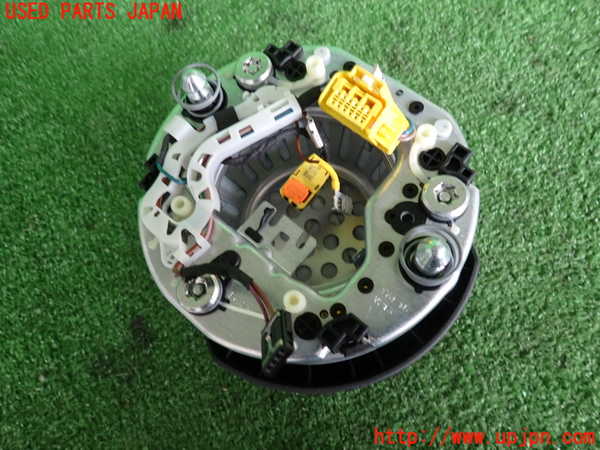 2UPJ-9232457865]アウディ・A1 スポーツバック(8XCHZ)運転席側エアバッグカバー 中古_2