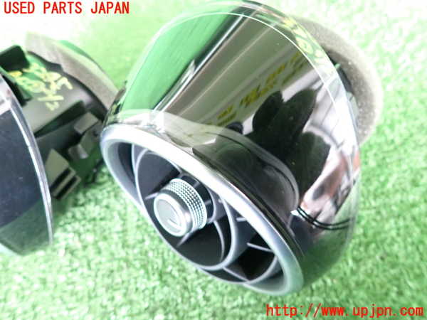 2UPJ-9232457526]アウディ・A1 スポーツバック(8XCHZ)エアコン吹き出し口1 真中 中古_3