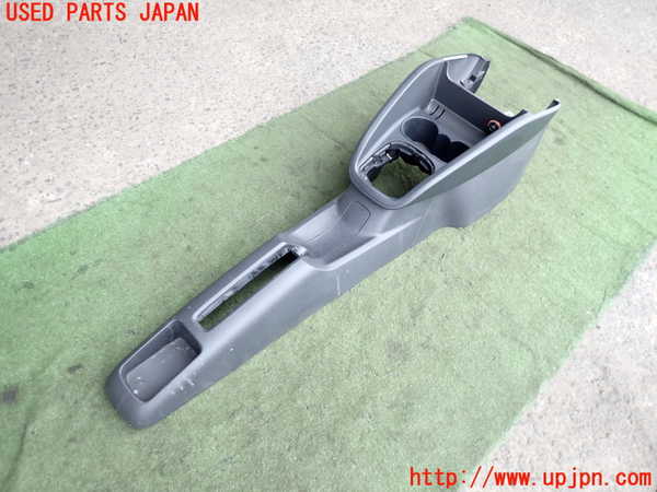 2UPJ-9232457540]アウディ・A1 スポーツバック(8XCHZ)センターコンソール 中古_2