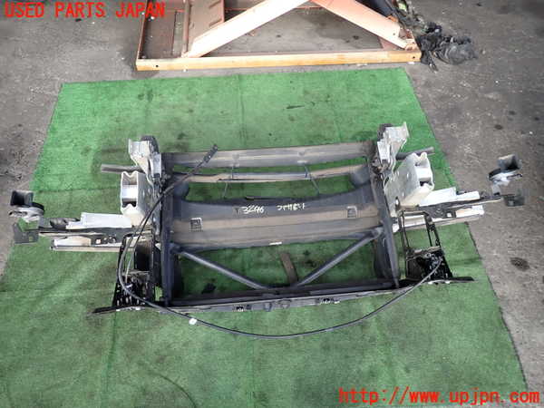 2UPJ-9232461041]BMW 116i(1A16)(F20)コアサポート 中古_4